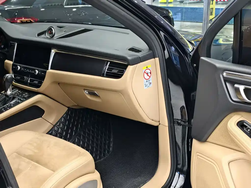 Porsche Macan 2019 — фото 10