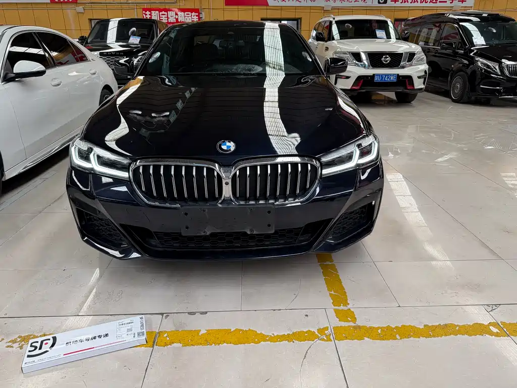 BMW 5 Series 2023 — фото 1