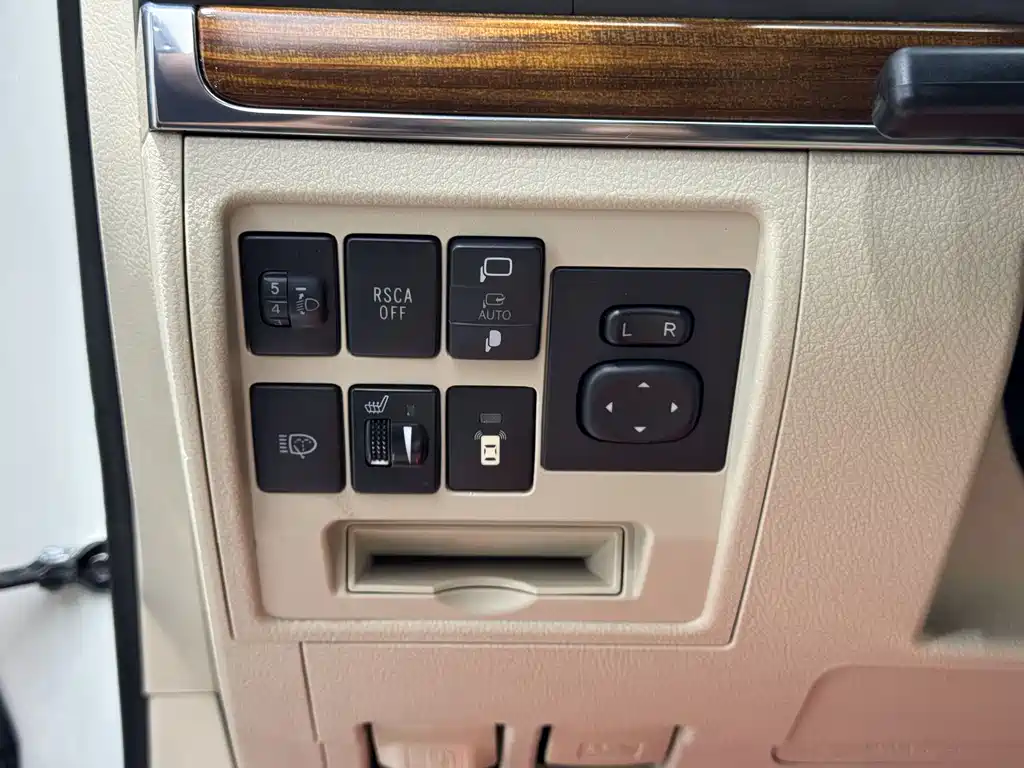 Toyota Land Cruiser 2019 — фото 11