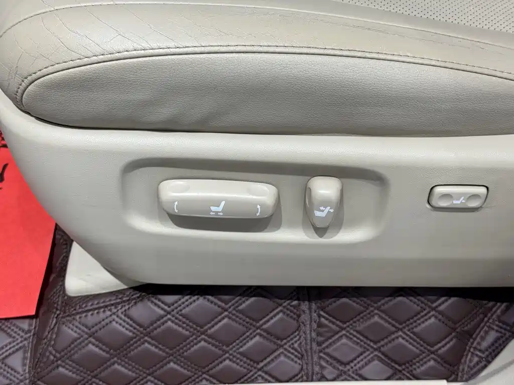 Toyota Land Cruiser 2019 — фото 12