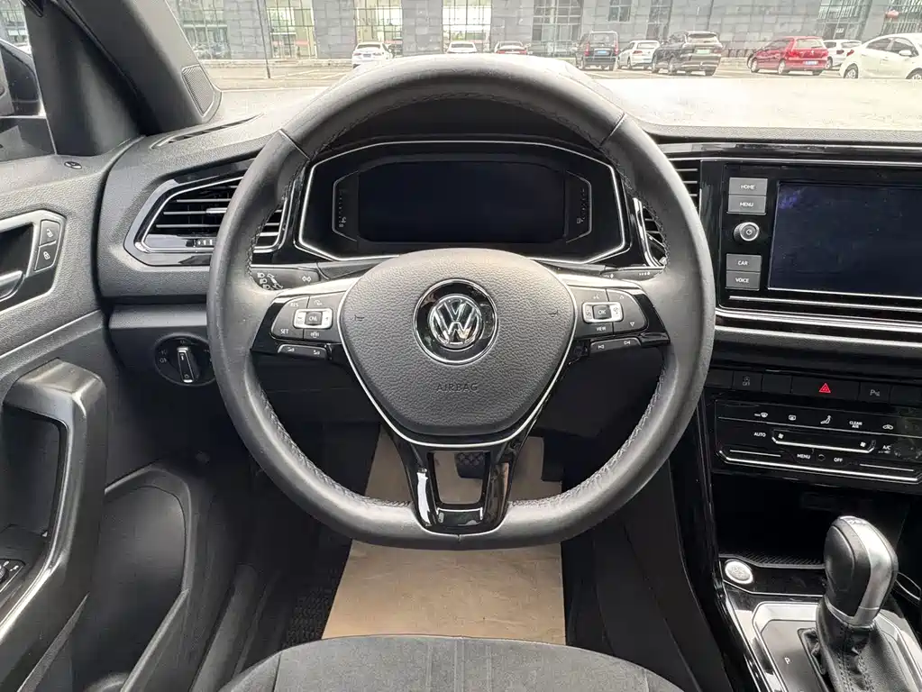 Volkswagen T-Roc 2020 — фото 12