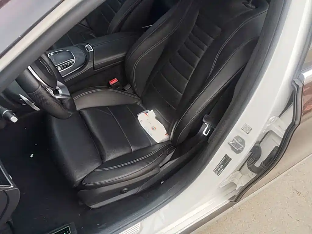 Mercedes-Benz E-Class 2019 — фото 15