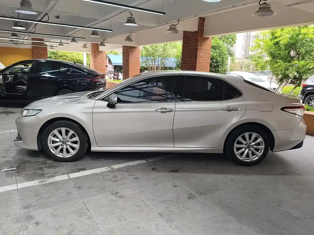 Toyota Camry 2021