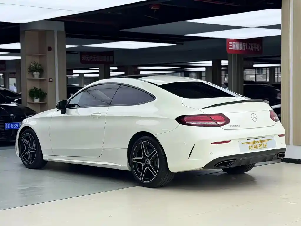 Mercedes-Benz C-Class 2022