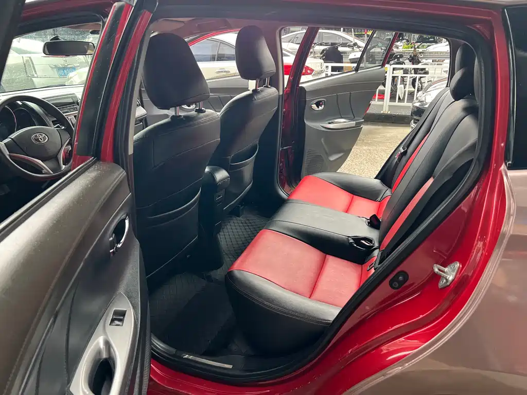 Toyota Yaris L 2016 — фото 10