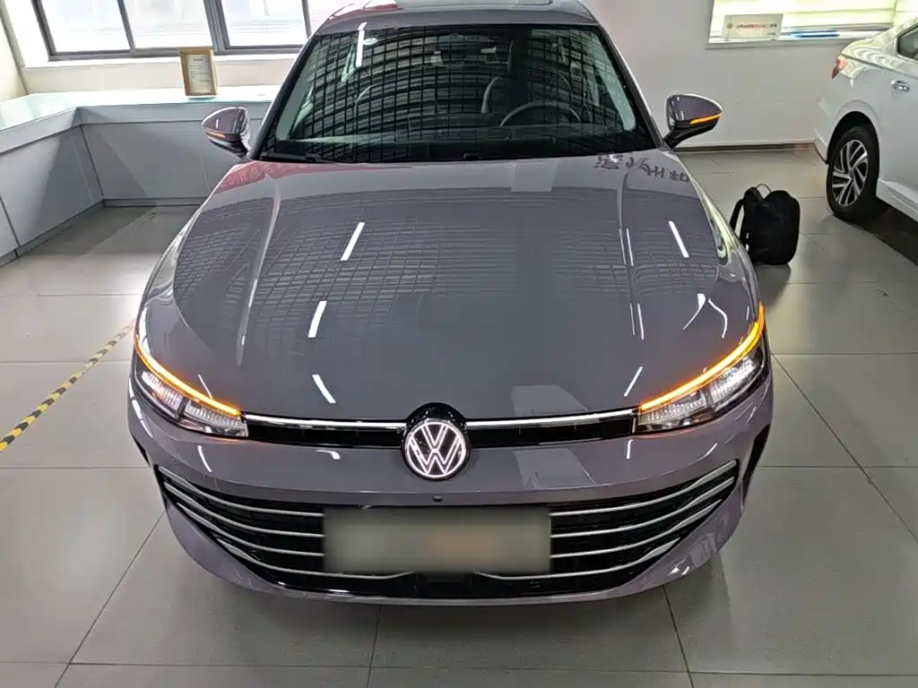 Volkswagen Passat 2024