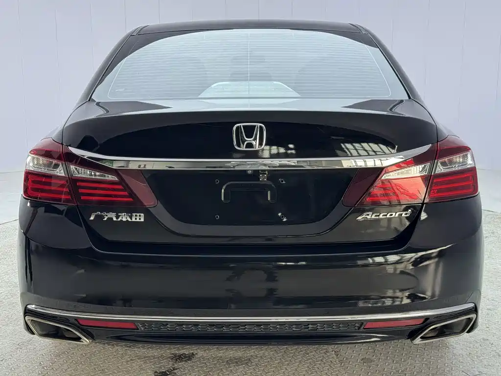 Honda Accord 2017 — фото 21