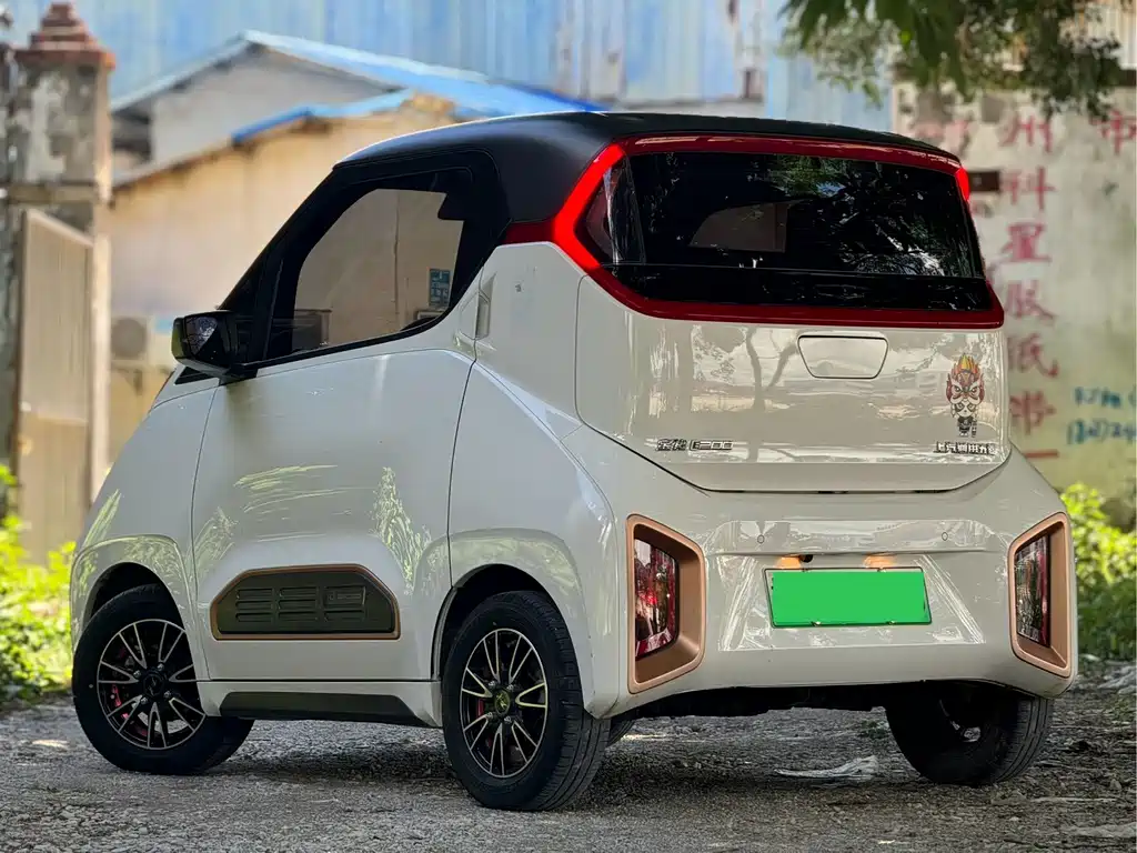 Baojun E200 2021
