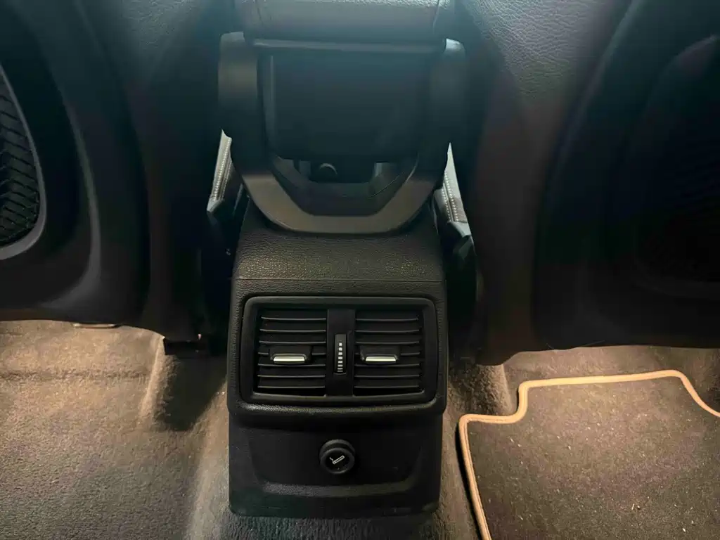 BMW X1 2017 — фото 13