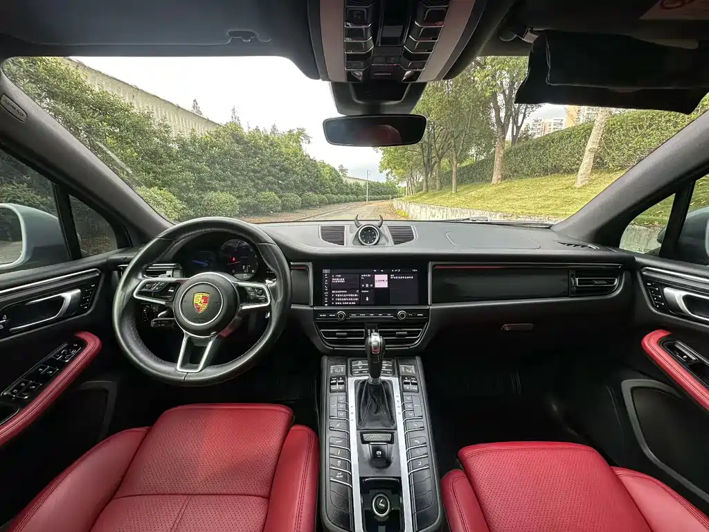 Porsche Macan 2021