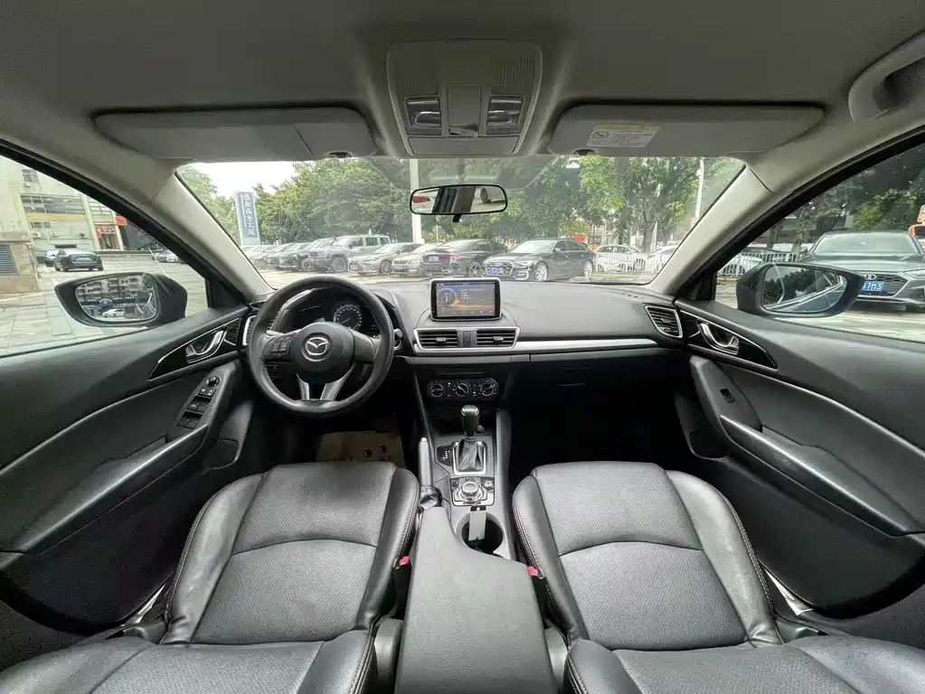 Mazda 3 Axela 2017 — фото 13