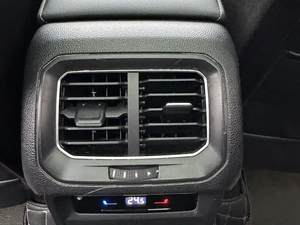 Volkswagen Tiguan L 2023 — фото 13