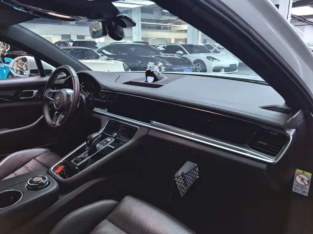Porsche Panamera 2017 — фото 15