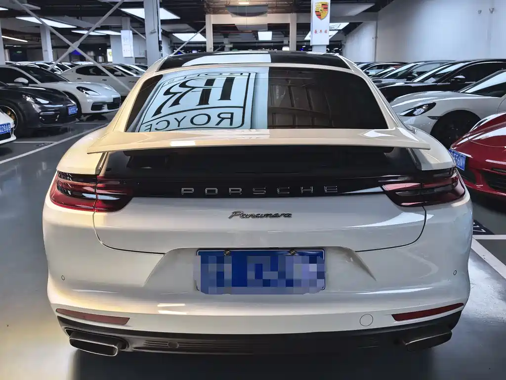 Porsche Panamera 2017 — фото 17