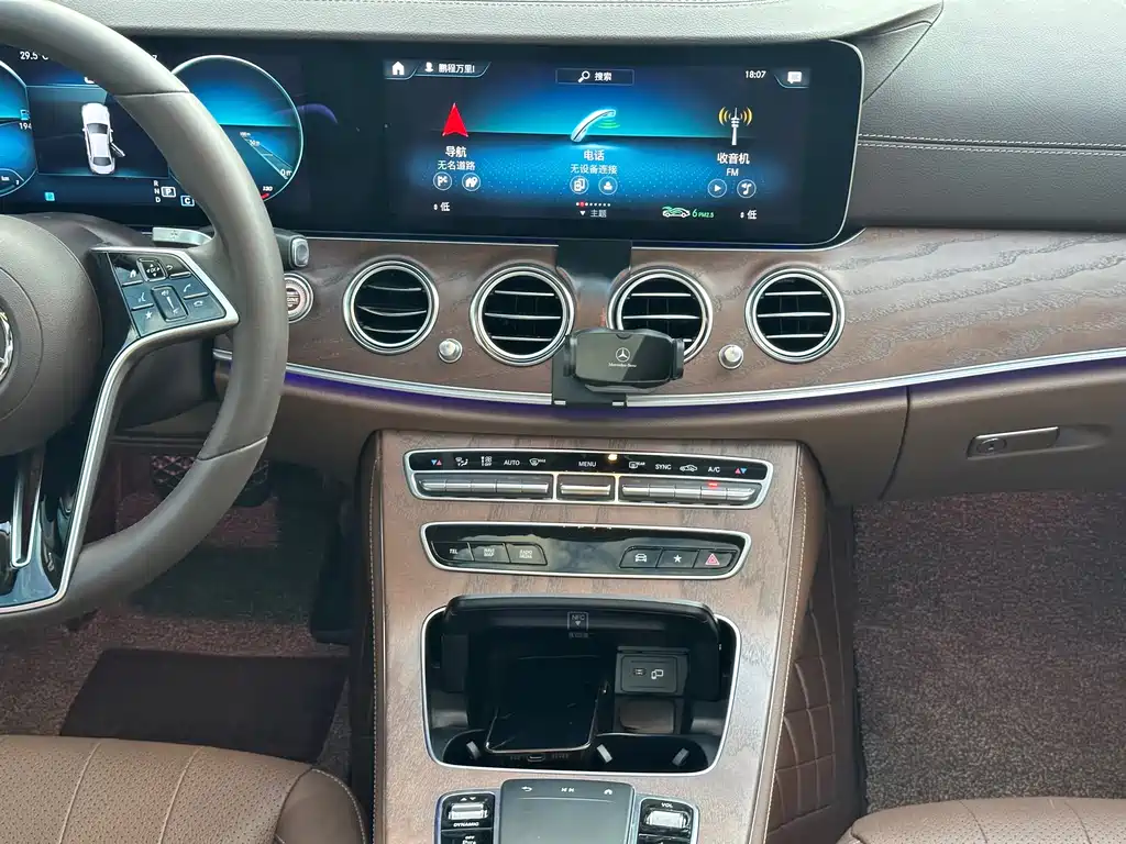 Mercedes-Benz E-Class 2023 — фото 14