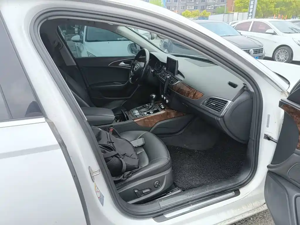 Audi A6L 2015 — фото 25