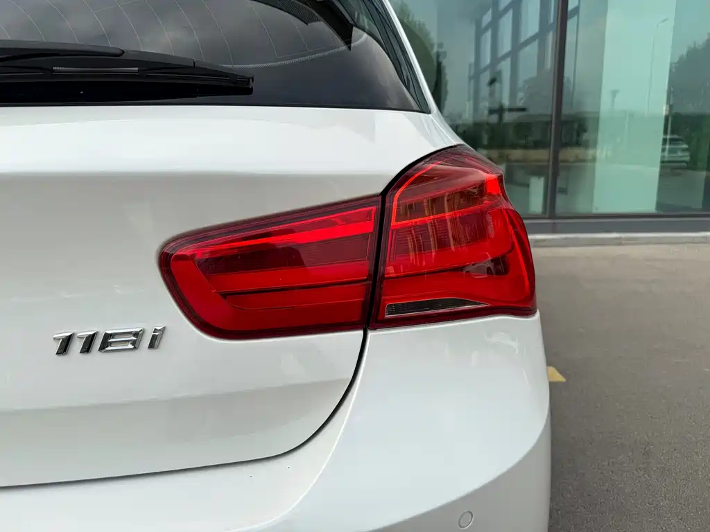 BMW 1 Series 2016 — фото 18
