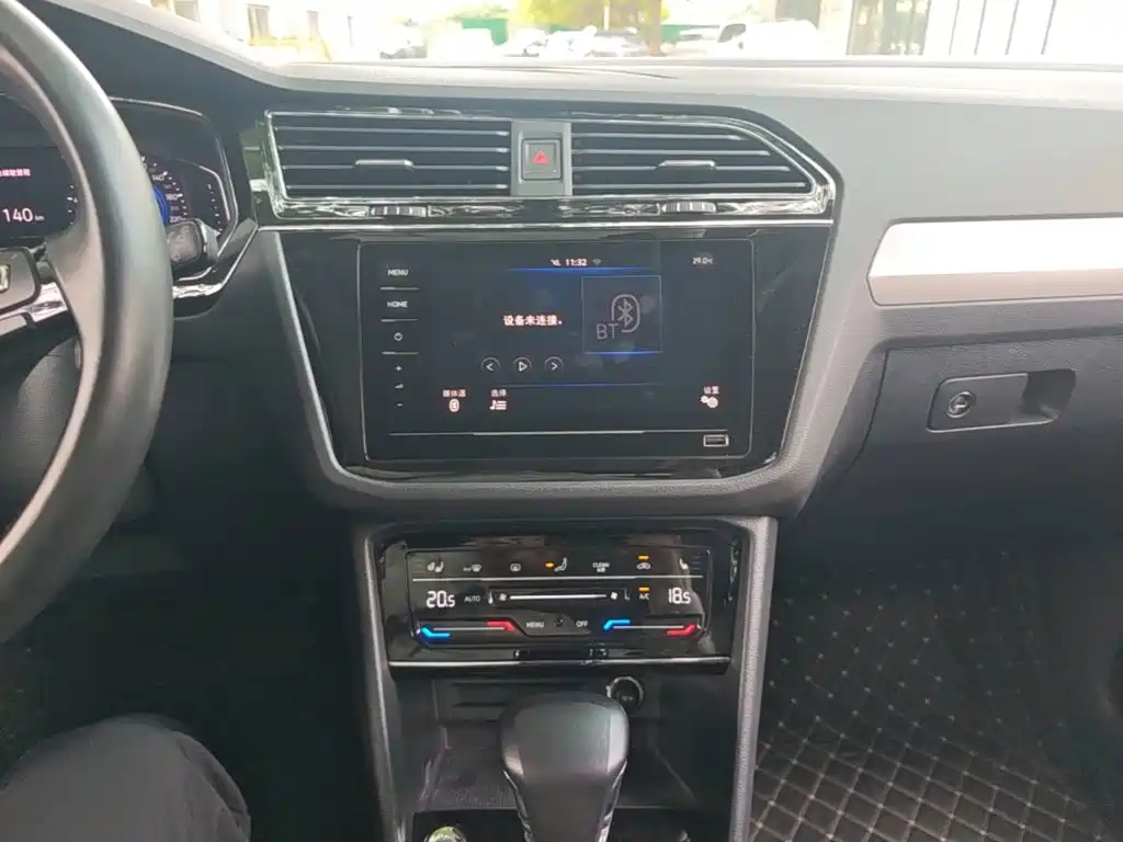 Volkswagen Tiguan L PHEV 2020 — фото 20