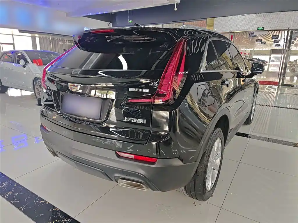 Cadillac XT4 2023 — фото 7