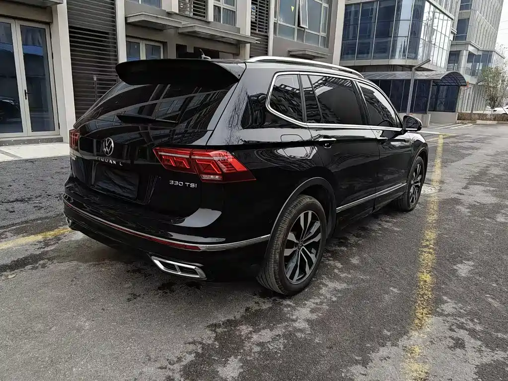 Volkswagen Tiguan L 2023 — фото 11