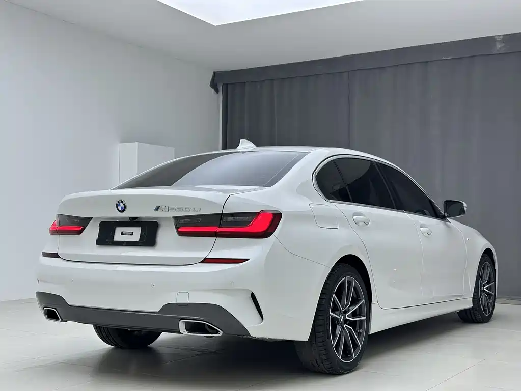 BMW 3 Series 2021