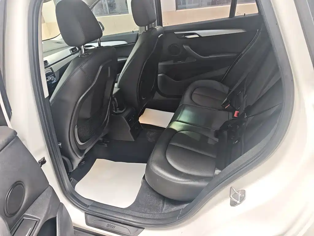 BMW X1 2017 — фото 10