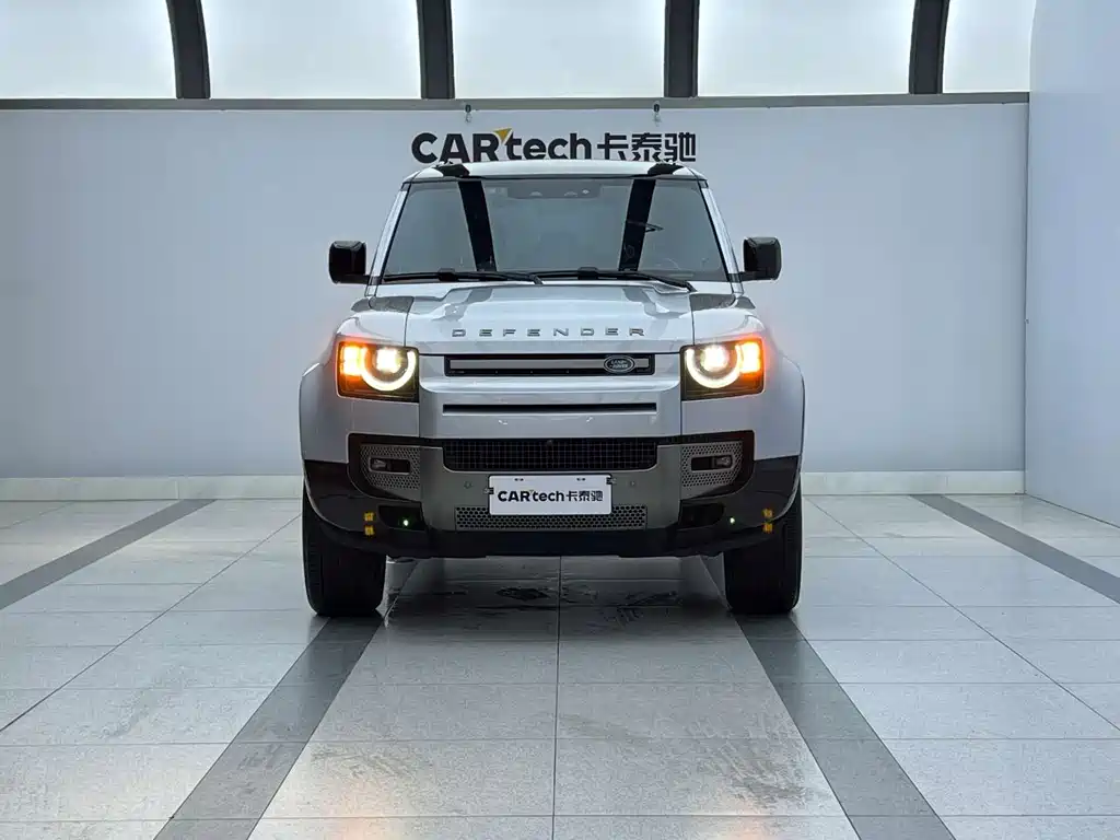 Land Rover Defender 2024 — фото 3