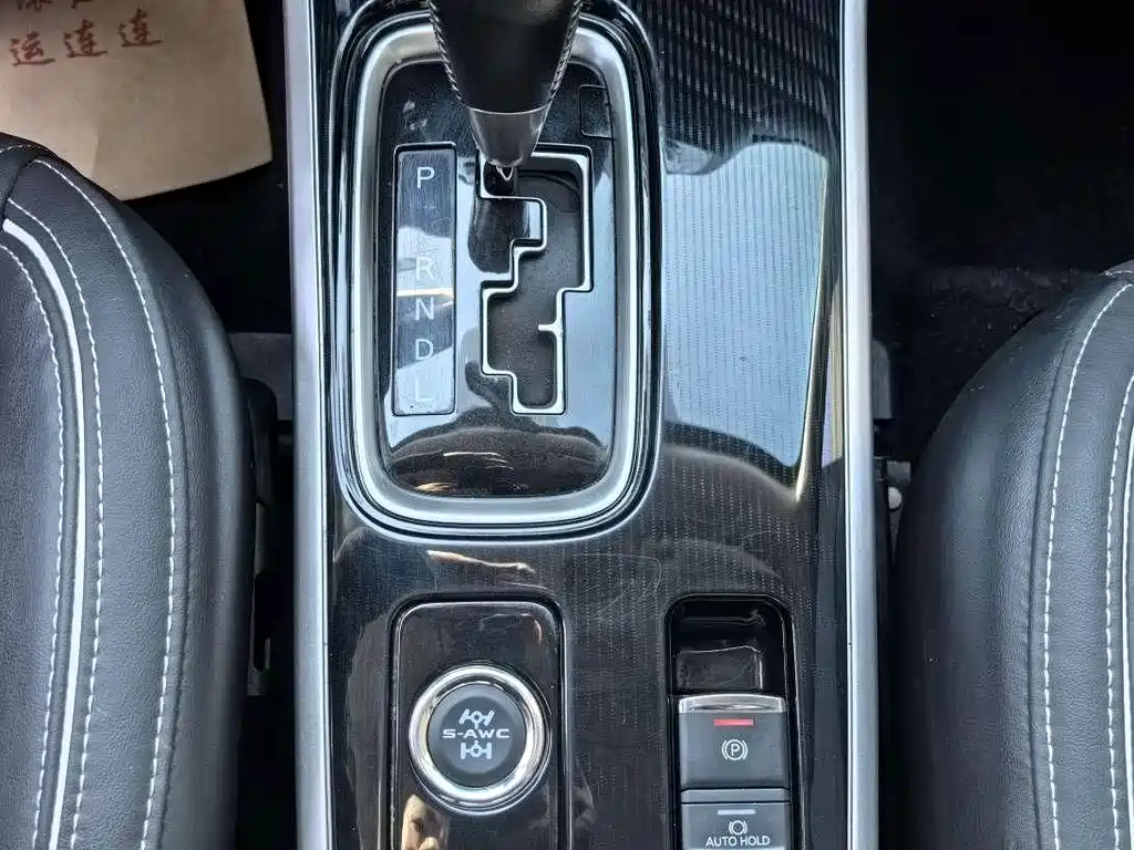 Mitsubishi Outlander 2022 — фото 15