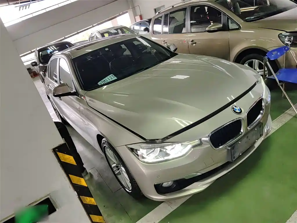 BMW 3 Series 2017 — фото 22