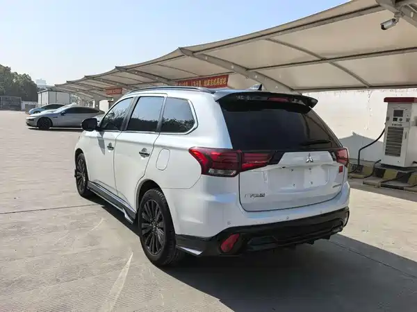 Mitsubishi Outlander 2022