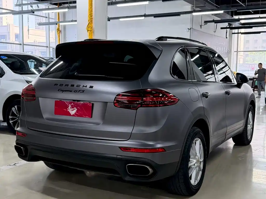Porsche Cayenne 2015 — фото 9