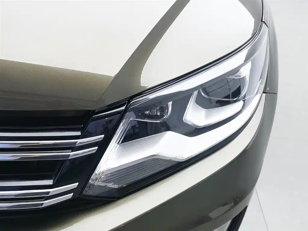 Volkswagen Tiguan 2015 — фото 7