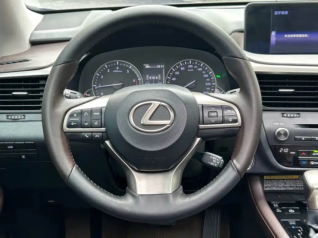 Lexus RX 2018 — фото 22