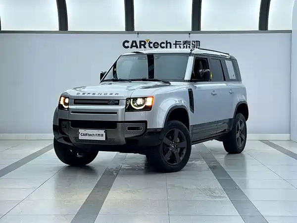 Land Rover Defender 2024