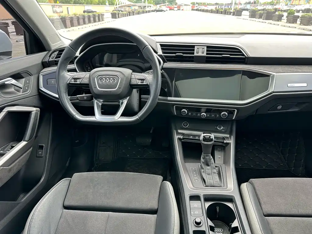 Audi Q3 2022 — фото 11