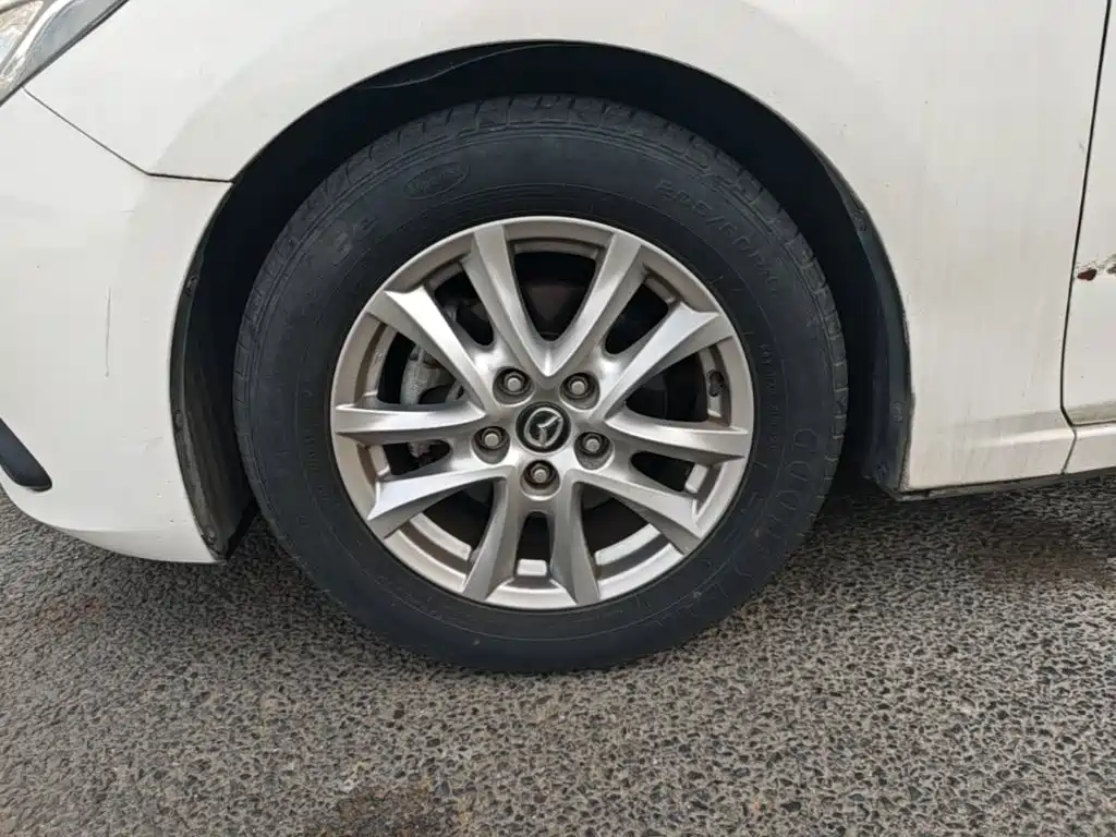 Mazda 3 Axela 2015 — фото 23