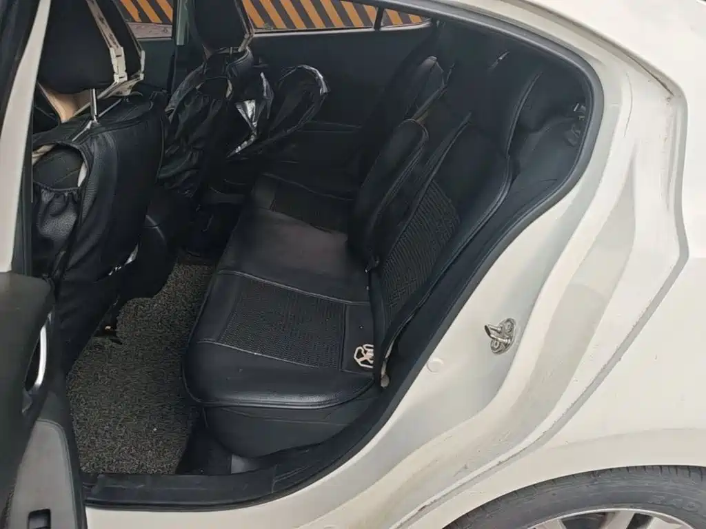Mazda 3 Axela 2015 — фото 17