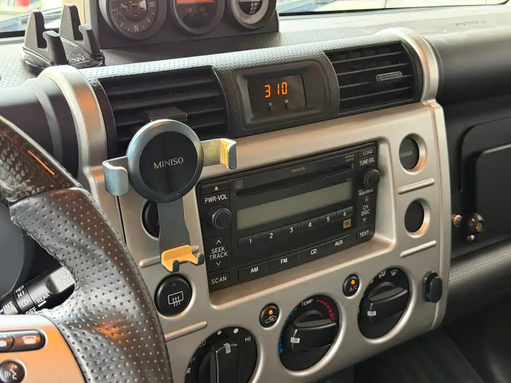 Toyota FJ Cruiser 2019 — фото 28