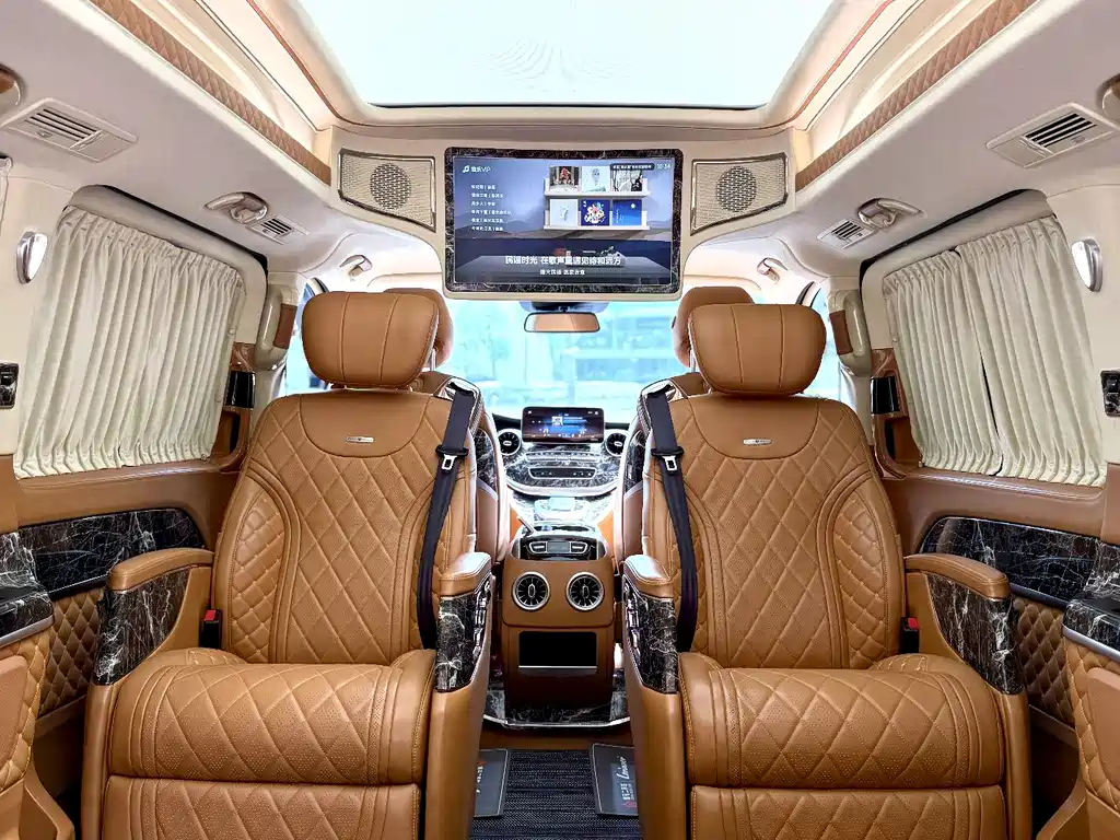 Mercedes-Benz V-Class 2023 — фото 9