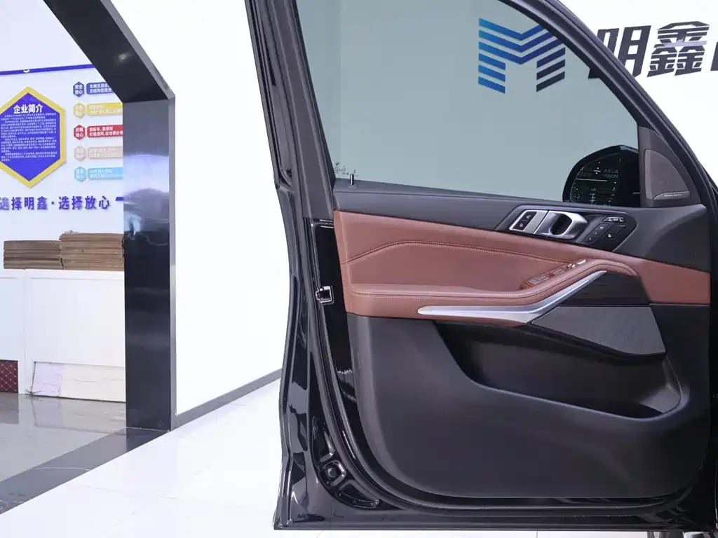 BMW X7 2024 — фото 18