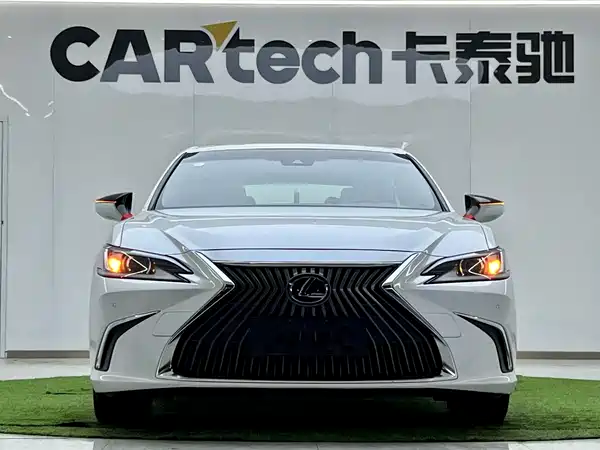Lexus ES 2018