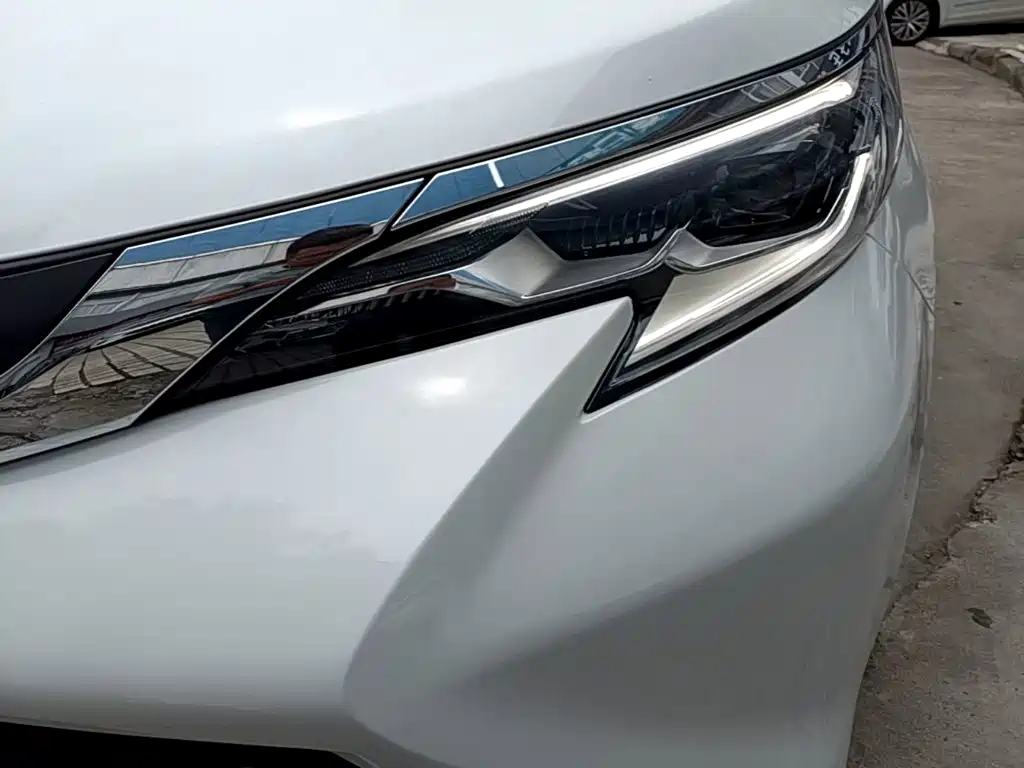 Toyota Sienna 2023 — фото 24