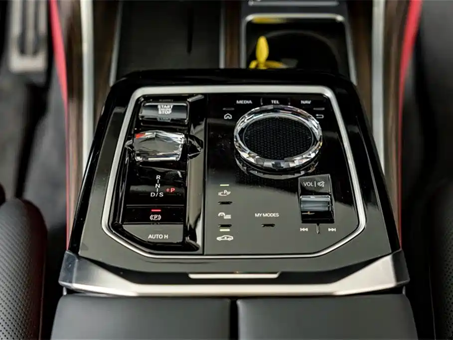 BMW 7 Series 2025 — фото 17