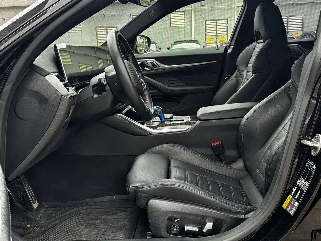 BMW i4 2023 — фото 9