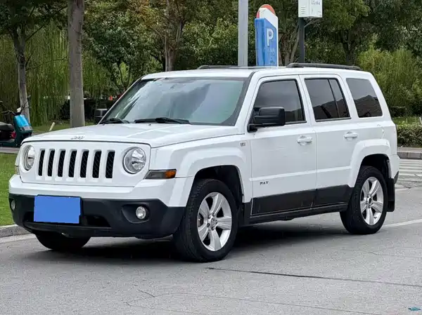 Jeep Freelancer 2015