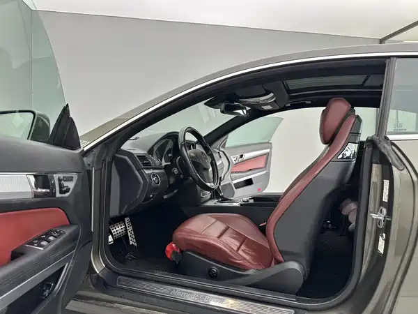 Mercedes-Benz E-Class 2011