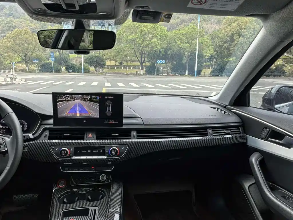 Audi A4L 2020