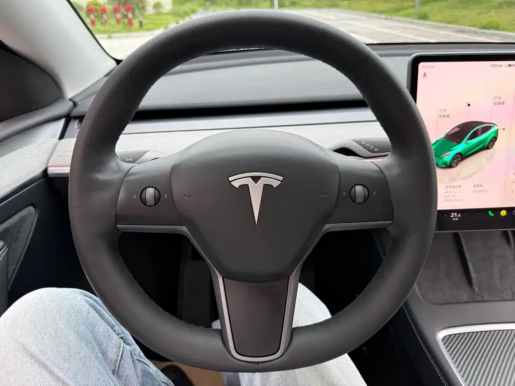 Tesla Model Y 2024 — фото 18
