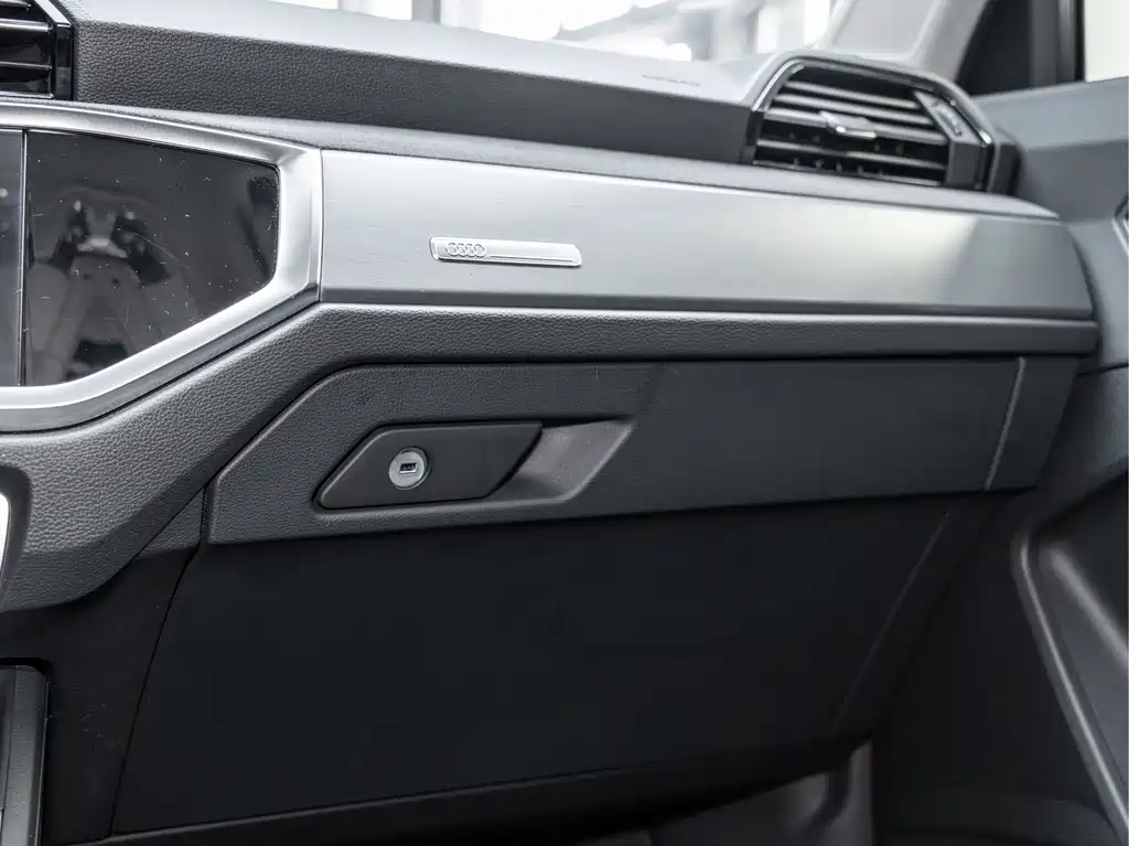 Audi Q3 2023 — фото 19