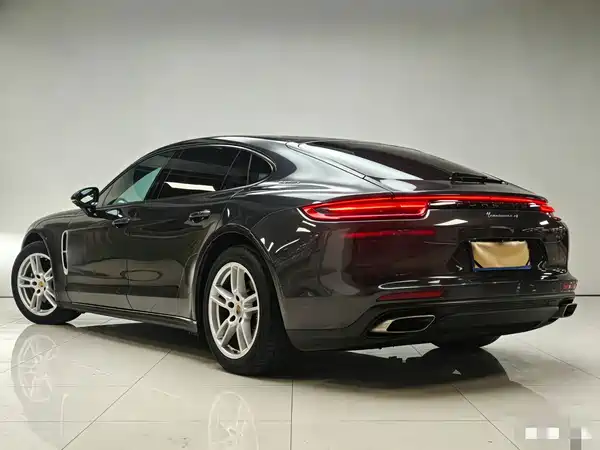 Porsche Panamera 2018